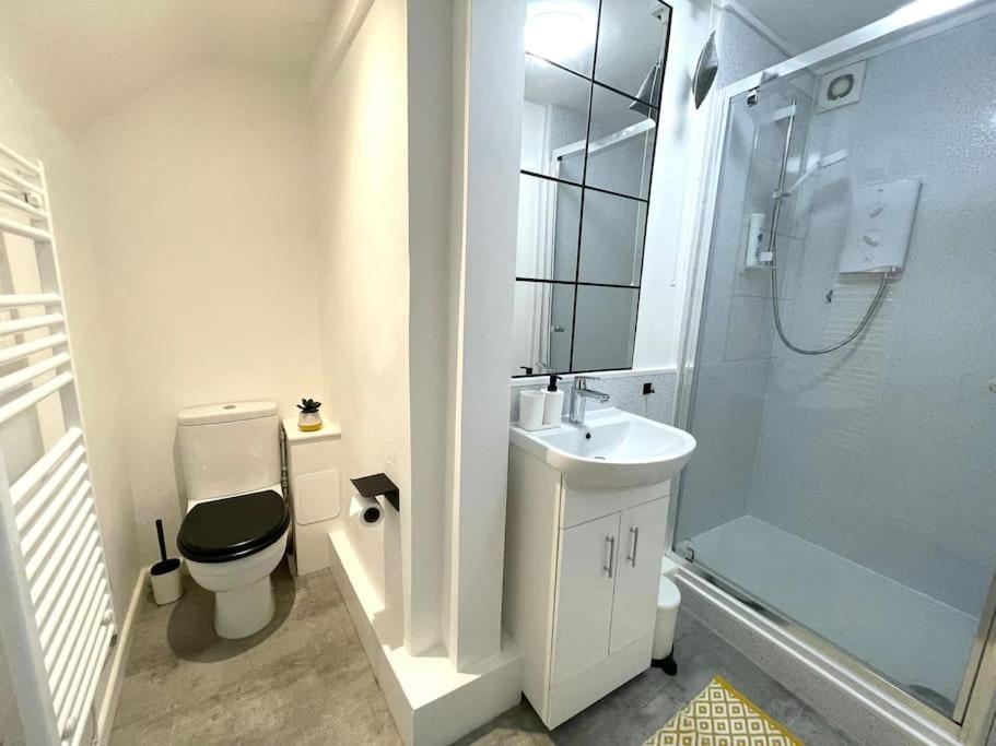 Modern Studio Apartment; 10Min Walk To Town & Quay Exeter Ngoại thất bức ảnh